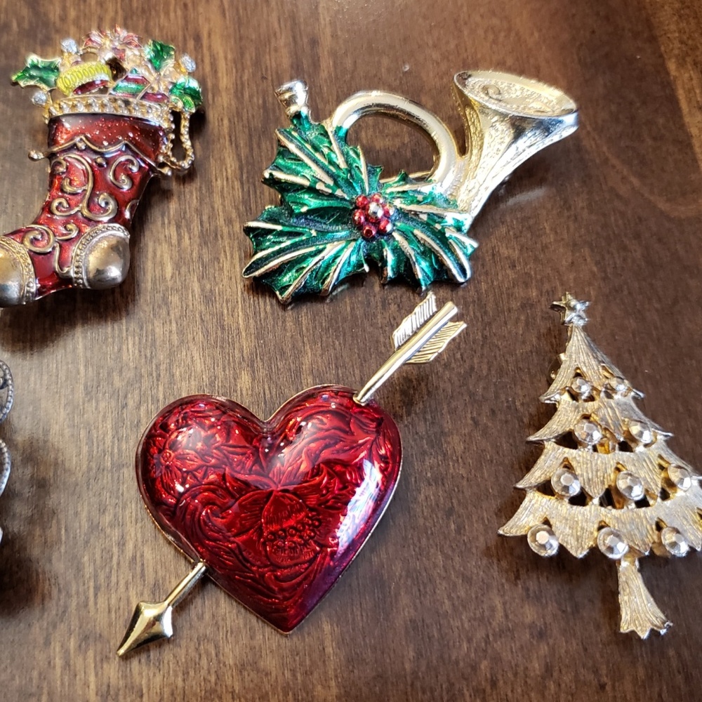 Vintage Christmas and Valentine’s Day Brooch